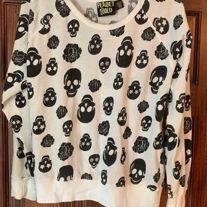 Women’s skull sweatshirt/long sleeve T-shirt